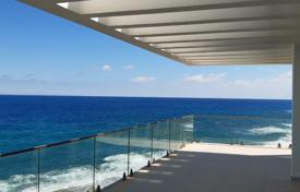 Великолепная вилла на первой линии пляжа с 6 спальнями и бассейном за 1 345 000 €