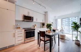 Квартира в Янг-стрит, Торонто, Онтарио,  Канада за C$896 000