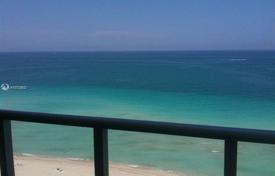Стильные апартаменты с видом на океан в резиденции на первой линии от пляжа, Майами-Бич, Флорида, США за $1 275 000