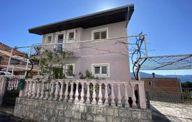 Меблированный дом с парковкой в 700 метрах от моря, Тиват, Черногория за 420 000 €