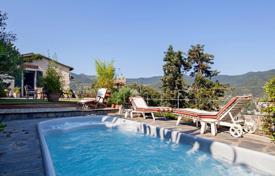 Вилла с бассейном и панорамным видом на море недалеко от центра Рапалло, Италия за 4 500 € в неделю