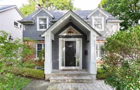 Дом в городе в Этобико, Торонто, Онтарио,  Канада за C$2 222 000