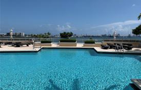 Просторные апартаменты с видом на океан в резиденции на первой линии от пляжа, Майами, Флорида, США за $1 200 000