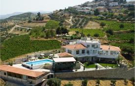 Просторная вилла с бассейном, садом и панорамными видами в Ираклионе, Крит, Греция за 2 300 000 €