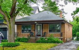 Дом в городе в Этобико, Торонто, Онтарио,  Канада за C$2 109 000
