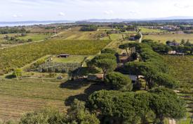 Усадьба с виноградником и оливковой рощей, Кастильоне-дель-Лаго, Италия за 775 000 €