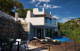 Новая вилла с бассейном, садом и сауной рядом с пляжем и портом, Льорет‑де-Мар, Испания за 7 000 € в неделю