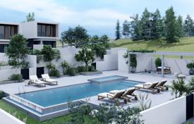 Новая резиденция с бассейном рядом с пляжами и центром Лимассола, Кипр за От $829 000