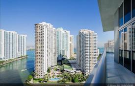 Меблированная белоснежная квартира с видом на океан в Майами, Флорида, США за $999 000