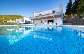 Новая вилла с бассейном в спокойном районе, Вис, Хорватия за 589 000 €