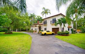 Уютная вилла с садом, бассейном, террасой и гаражом, Майами, США за $1 499 000