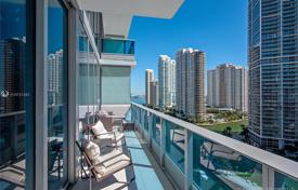 Стильные дуплекс-апартаменты с видом на город в резиденции на первой линии от пляжа, Майами, Флорида, США за $1 325 000