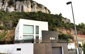 Современная и просторная вилла расположена в Куллере, Валенсия (Испания) за 325 000 €