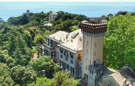 Роскошные апартаменты в исторической вилле с парком и парковкой, Генуя, Лигурия, Италия за 2 700 000 €