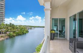 Стильная квартира с видом на город в резиденции на первой линии от пляжа, Санни Айлс Бич, Флорида, США за $1 299 000