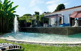 Красивая вилла с бассейнами и садом рядом с пляжем, Антиб, Франция за 5 900 € в неделю