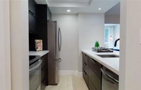 Квартира в Эспланаде, Олд Торонто, Торонто,  Онтарио,   Канада за C$831 000