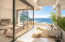 Трёхкомнатная новая квартира с видом на море и озеро в Кальпе, Аликанте, Испания за 593 000 €