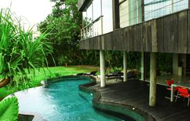 Двухэтажная вилла с бассейном недалеко от гольф-поля, Северная Кута, Бали, Индонезия за $4 400 в неделю