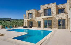 Новые двухэтажные таунхаусы с бассейном в Ханье, Крит, Греция за 1 000 000 €