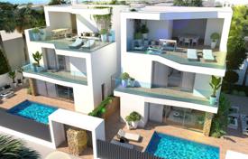 Новые трехэтажные виллы всего в 300 м от пляжа, Торревьеха, Аликанте, Испания за 459 000 €