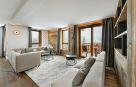 Новая меблированная квартира с парковочным местом в 200 метрах от горнолыжного склона, Куршевель, Франция за 1 475 000 €