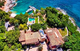 Элитная вилла с собственным уединенным пляжем, бассейном и зонами отдыха, Порто Хели, Греция за 33 000 € в неделю