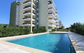 Резиденция с бассейнами и пляжем на первой линии у моря, Лимассол, Кипр за От 880 000 €