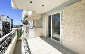 Светлая квартира с балконом и видом на море, Алимос, Греция. Цена по запросу