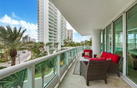 Современные апартаменты с видом на город в резиденции на первой линии от пляжа, Авентура, Флорида, США за $1 190 000