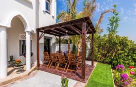 Вилла с собственным пляжем, садом и парковкой, Пальма Джумейра, Дубай, ОАЭ за 7 900 € в неделю