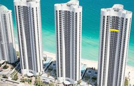 Светлая квартира с видом на океан в резиденции на первой линии от пляжа, Санни Айлс Бич, Флорида, США за $950 000